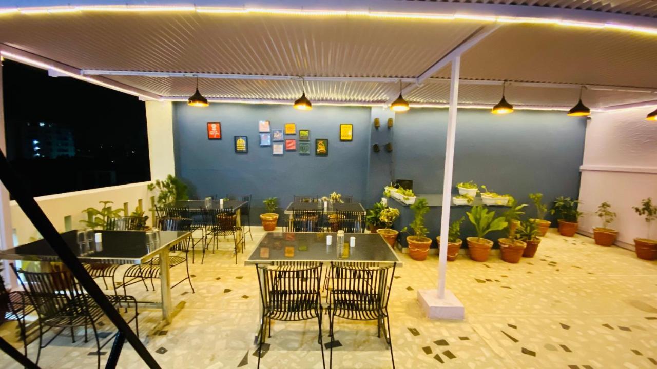 Hotel Pulse Inn Near Railway Station Dzsaipur Kültér fotó