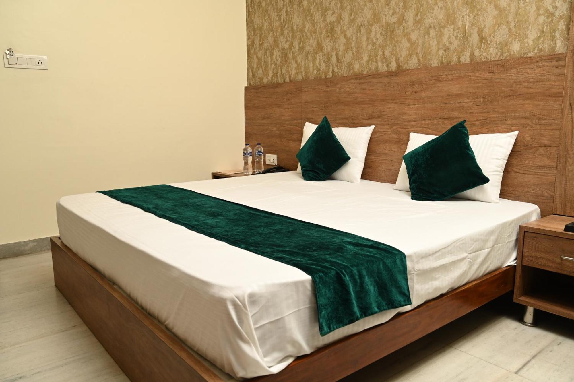 Hotel Pulse Inn Near Railway Station Dzsaipur Kültér fotó