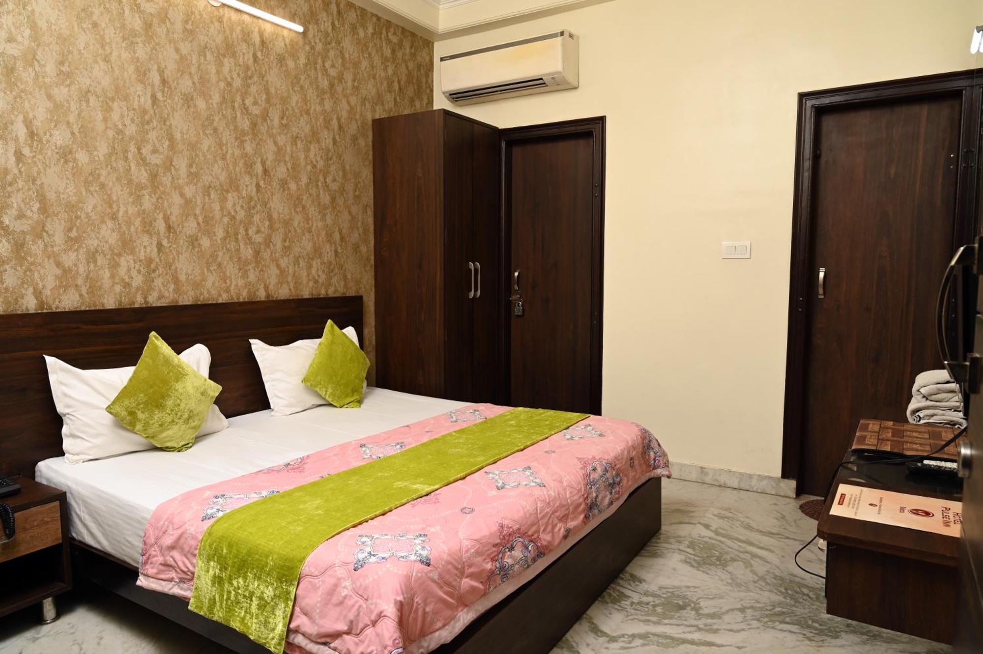 Hotel Pulse Inn Near Railway Station Dzsaipur Kültér fotó