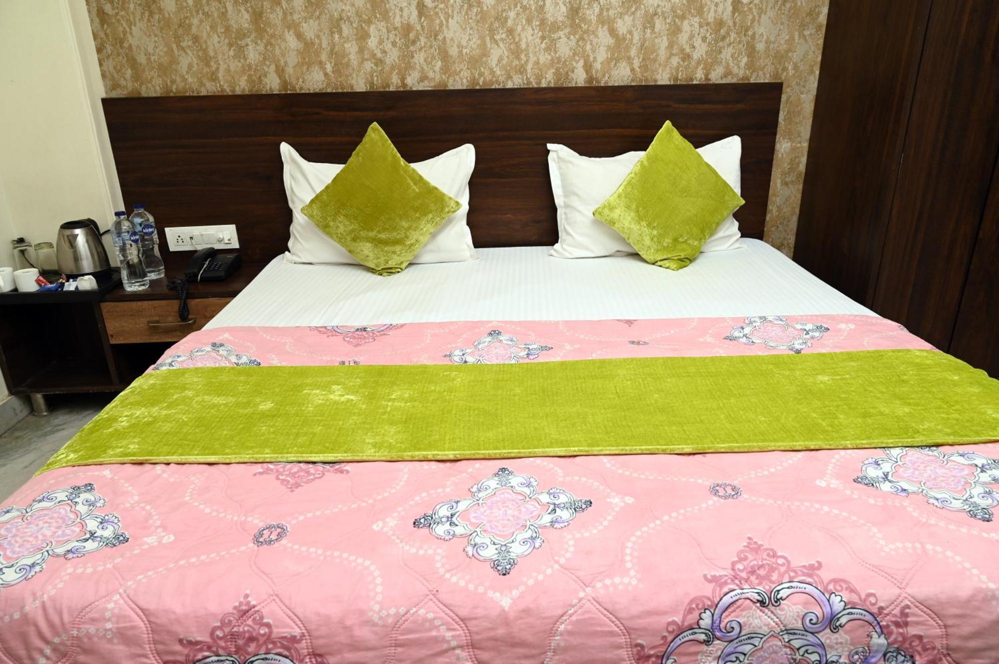 Hotel Pulse Inn Near Railway Station Dzsaipur Kültér fotó
