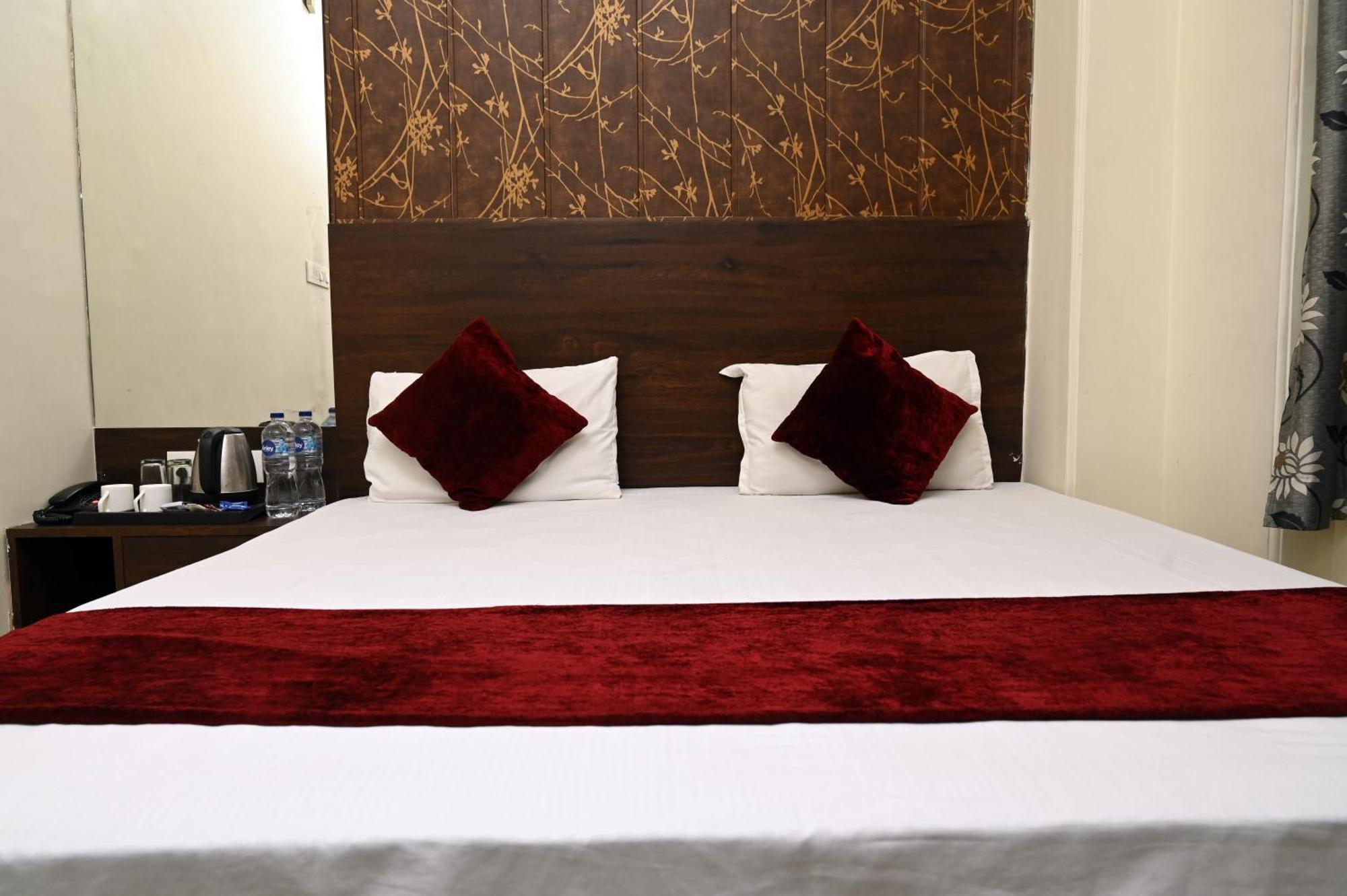 Hotel Pulse Inn Near Railway Station Dzsaipur Kültér fotó