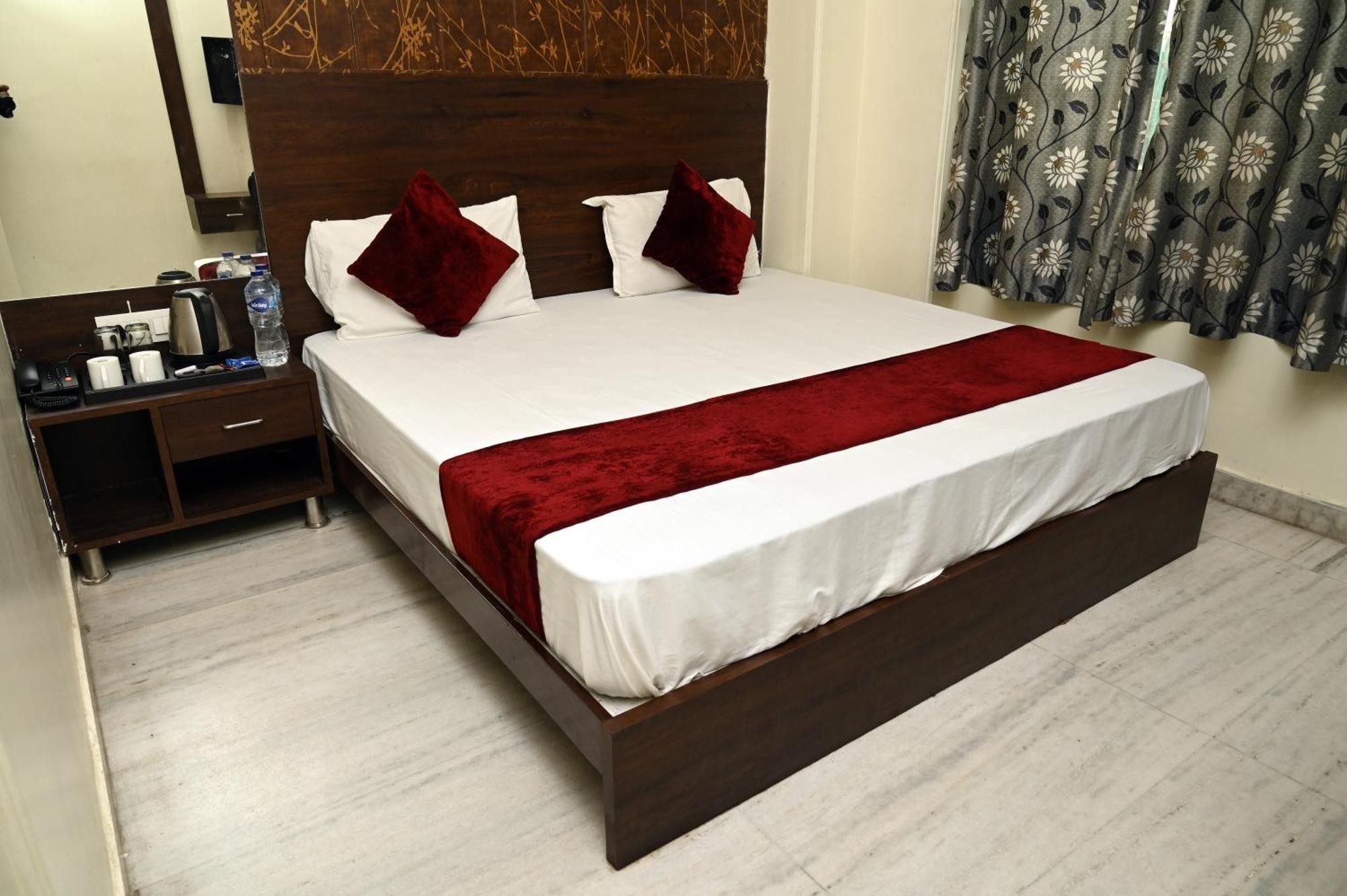 Hotel Pulse Inn Near Railway Station Dzsaipur Kültér fotó