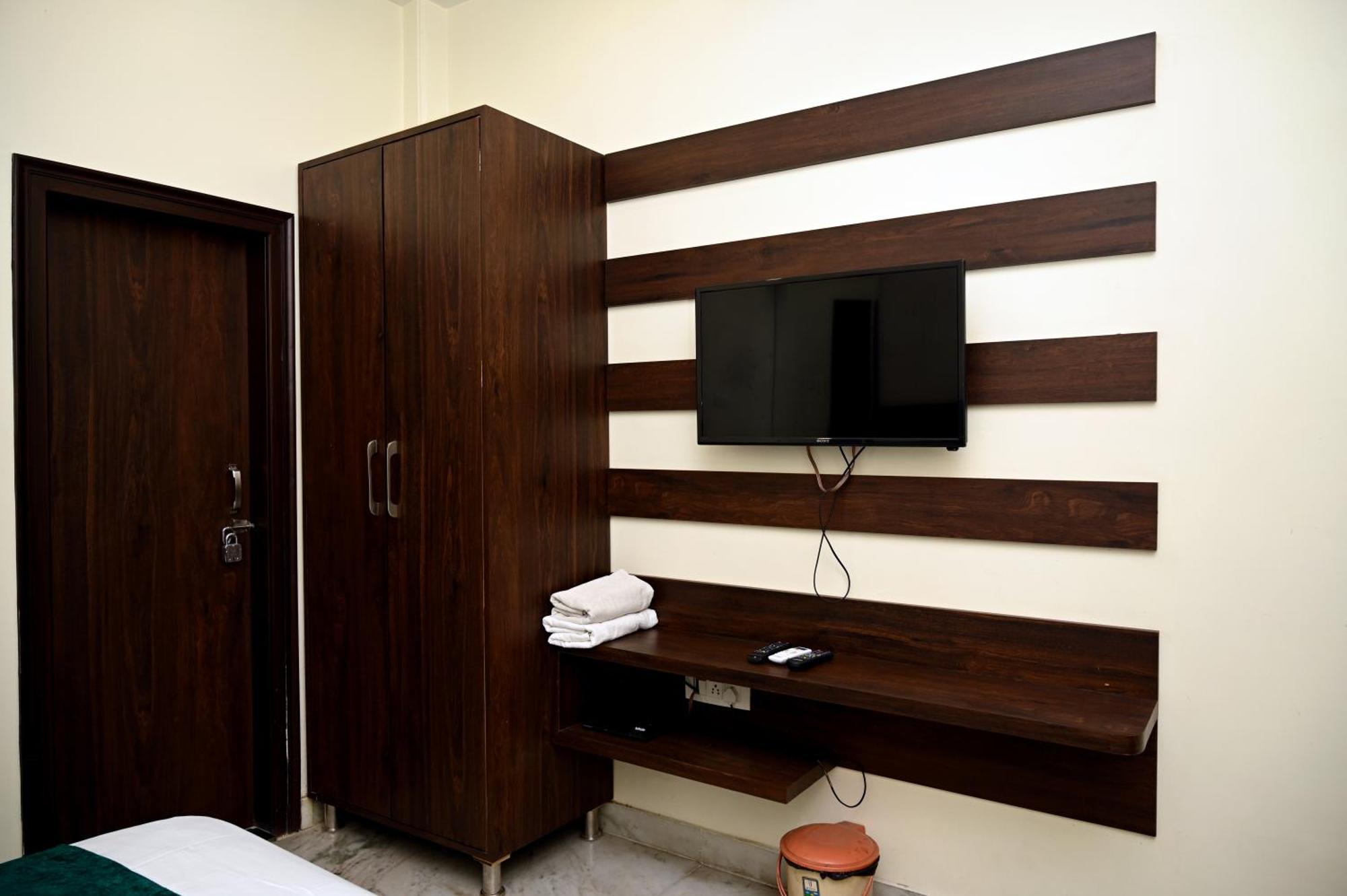 Hotel Pulse Inn Near Railway Station Dzsaipur Kültér fotó