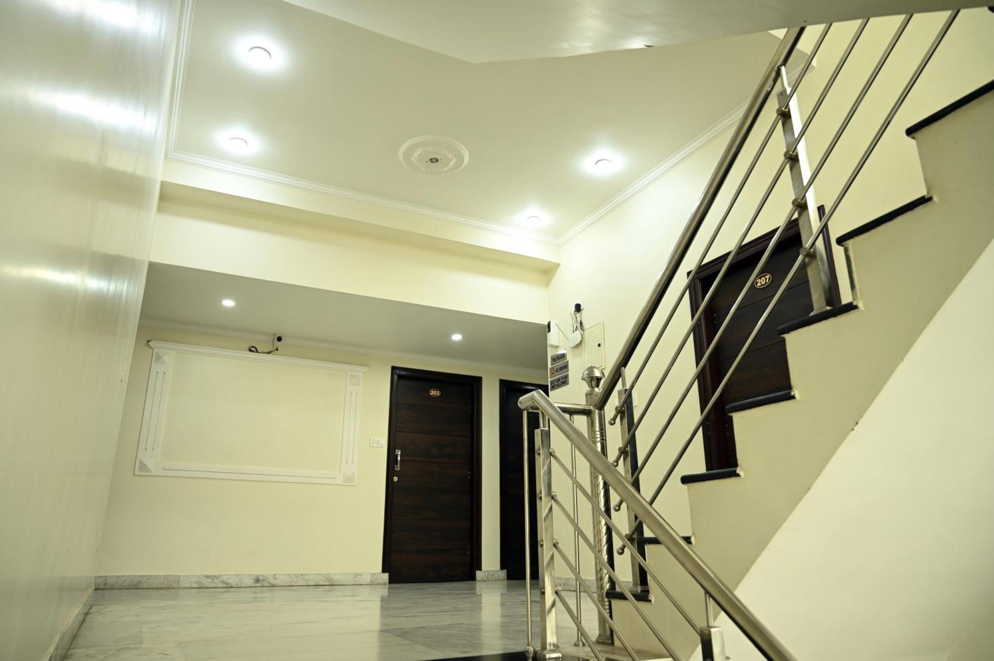 Hotel Pulse Inn Near Railway Station Dzsaipur Kültér fotó